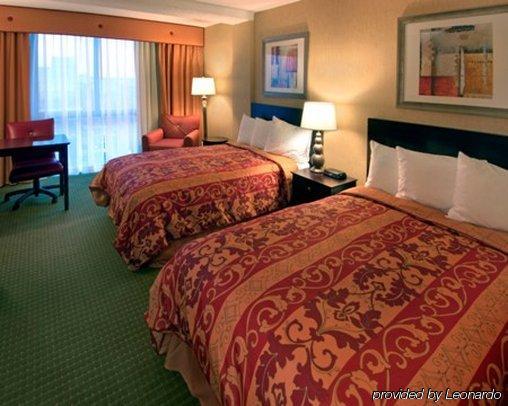 Plaza Hotel 3*